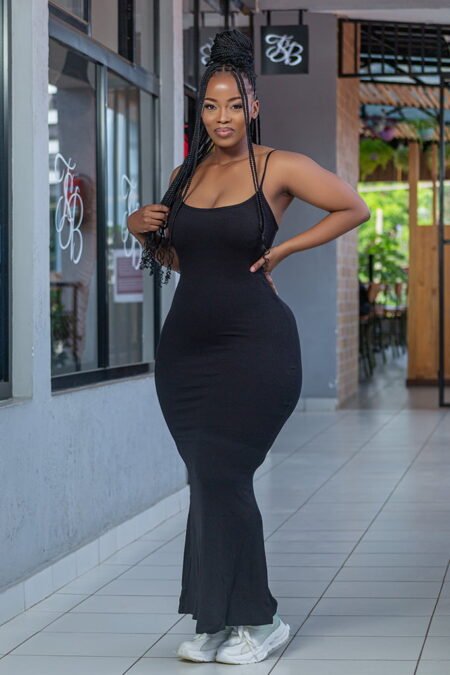 Black Dora 2 in 1 Maxi With Straps
